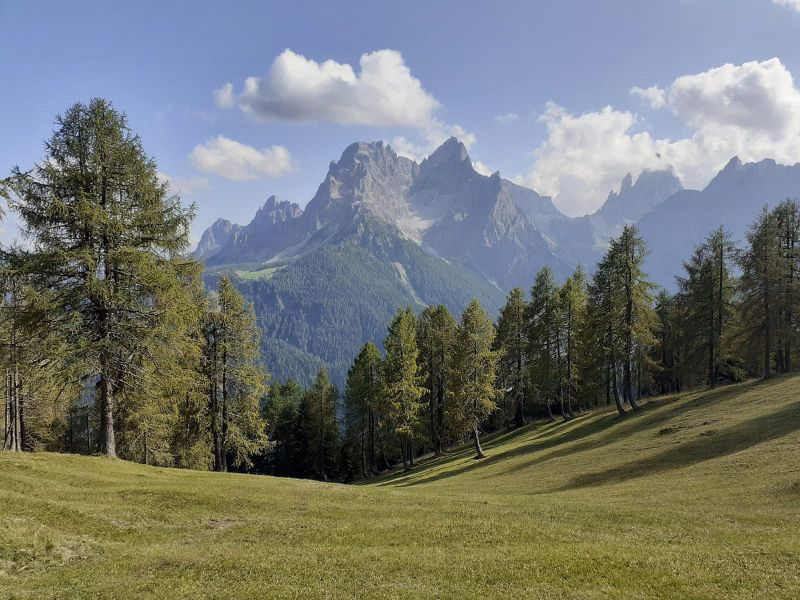 Výhled na masív Croda Rossa nad Sestem